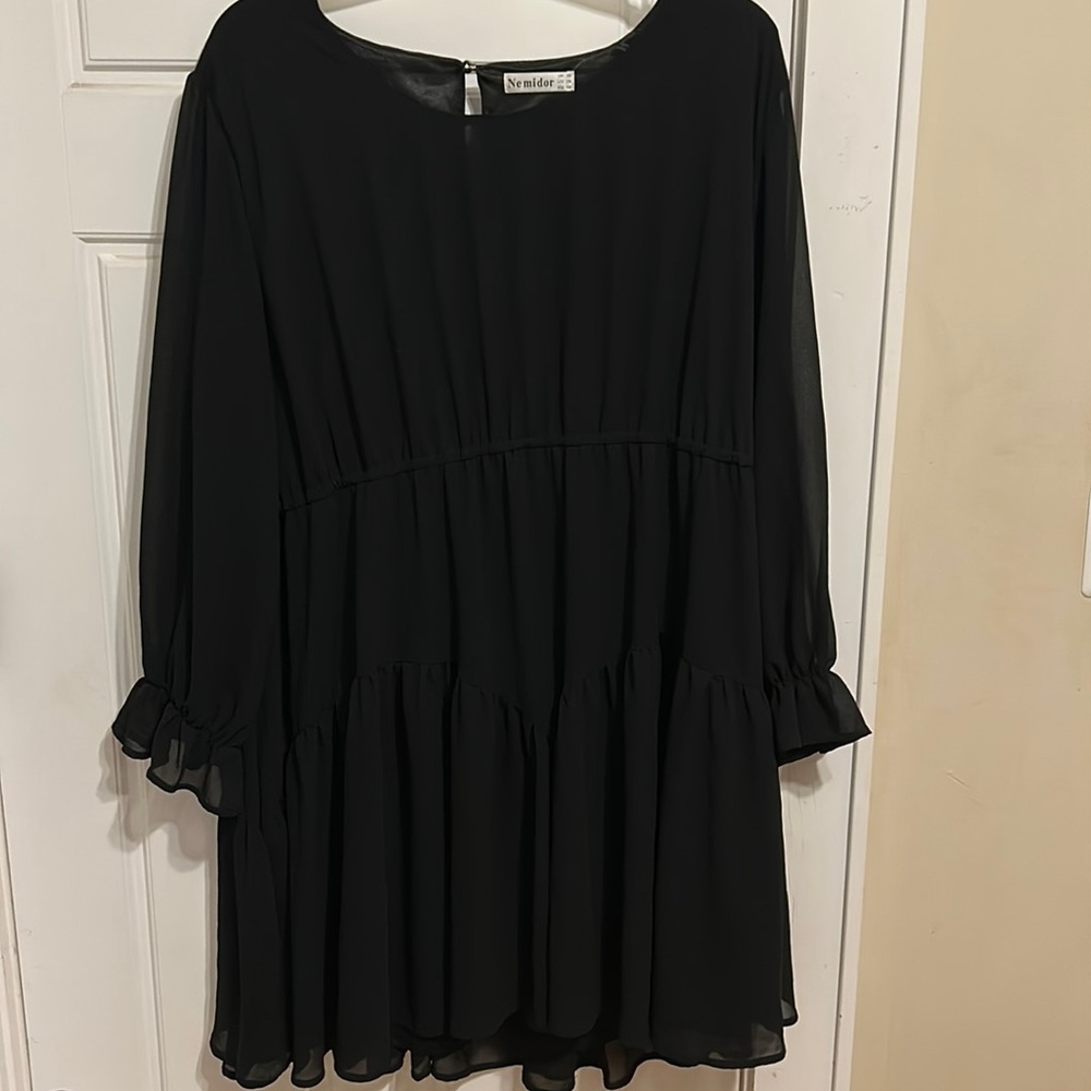 Nice easy black dress. Size 26